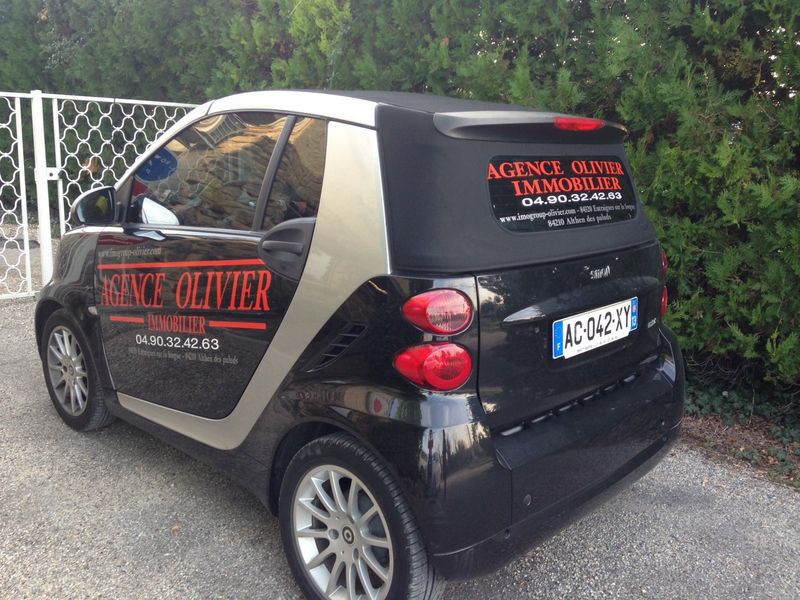 Décor adhésif pour flotte de véhicule d'une agence immobilière à Monteux prés d'Avignon
