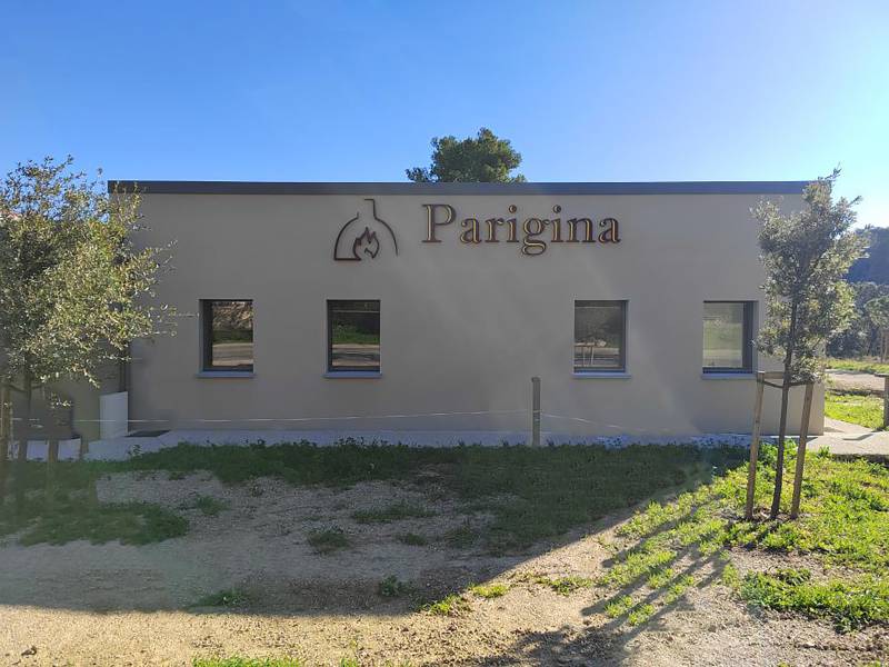 Enseigne rétroéclairé pour Parigina à Villeneuve-le-Avignon