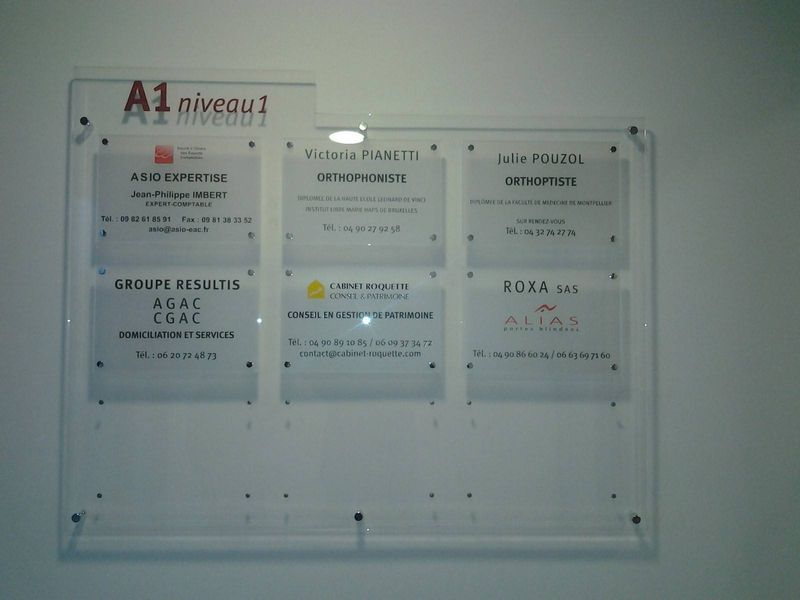 Plaques professionnelles centre médical