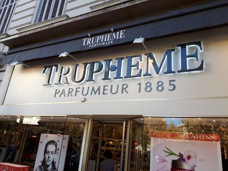 Lettres boitier aluminium rétro éclairées et lettres en PVC compact