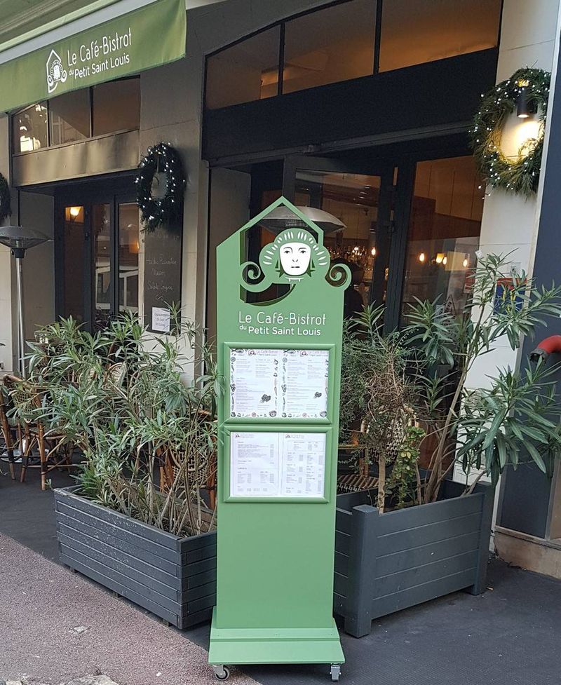 Totem petite taille laqué à Marseille