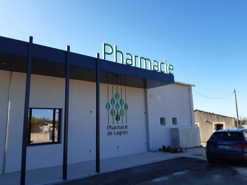 texte pharmacie en boitier plexiglas