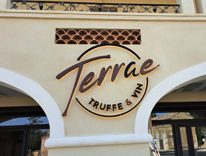 Lettres boitier aluminium lumineuses avec une peinture corten