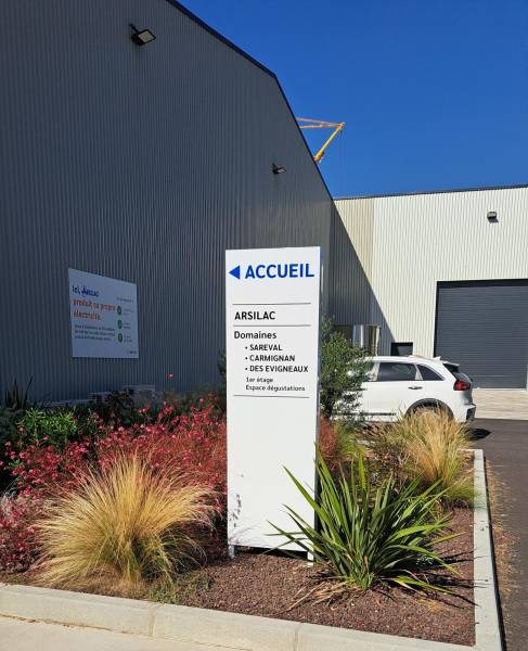 Totem de signalétique