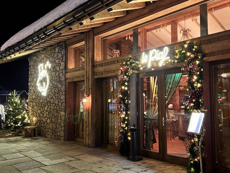 Enseignes lumineuses restaurant le Piaf à Megève