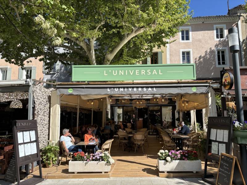 Panneau en alu avec décor adhésif et moulure en tube alu