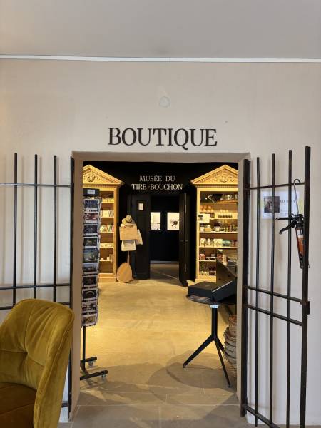 Textes directionnels posés dans les espaces intérieurs du Domaine de la Citadelle 