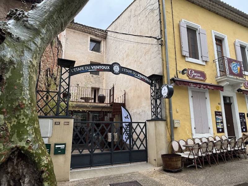 Devis pour Enseigne drapeau et adhésif à Bédoin pour L'Etape du Ventoux.