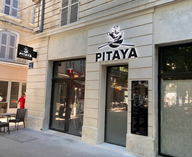 Enseignes lumineuses pour restaurant à Avignon