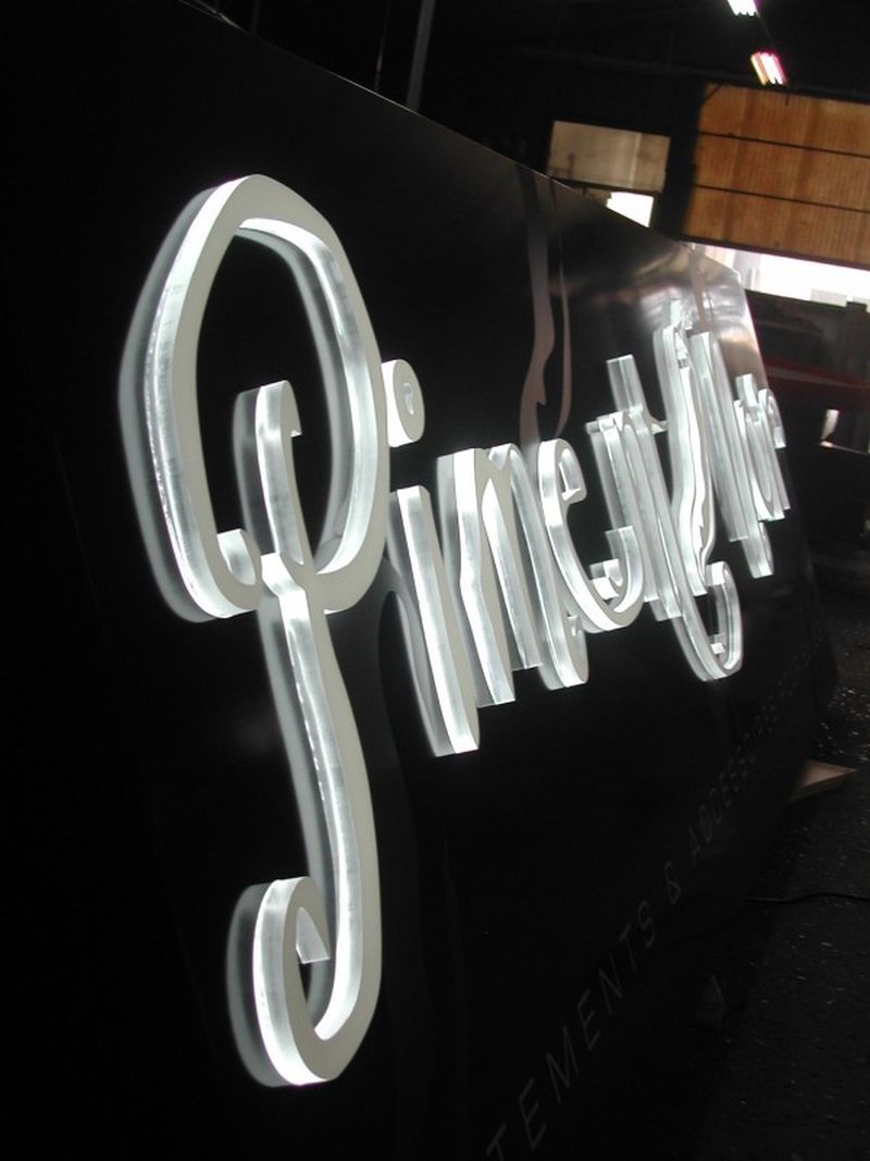 Lettres plates plexiglas