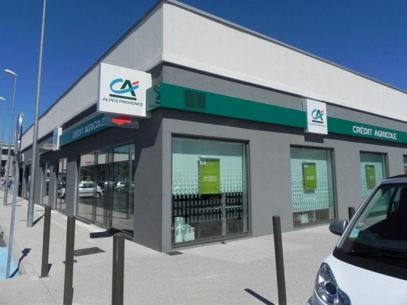 Enseigne lumineuse et signalétique intérieure pour le Crédit Agricole La Ciotat