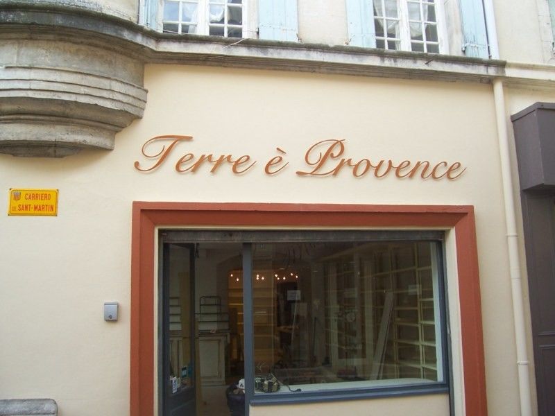 Enseignes non lumineuses pour TERRE E PROVENCE à Saint Rémy de Provence