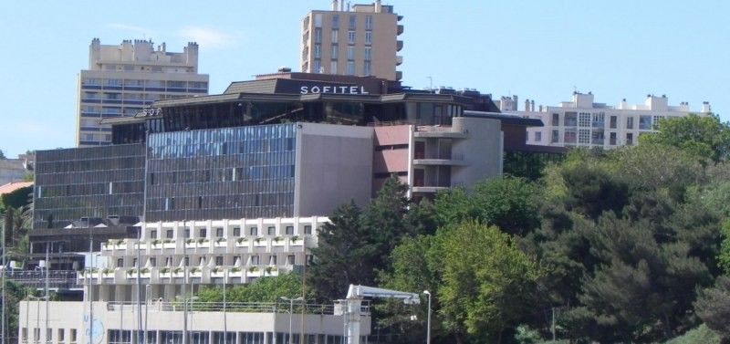 Lettres boitier lumineuses pour le SOFITEL Vieux Port Marseille