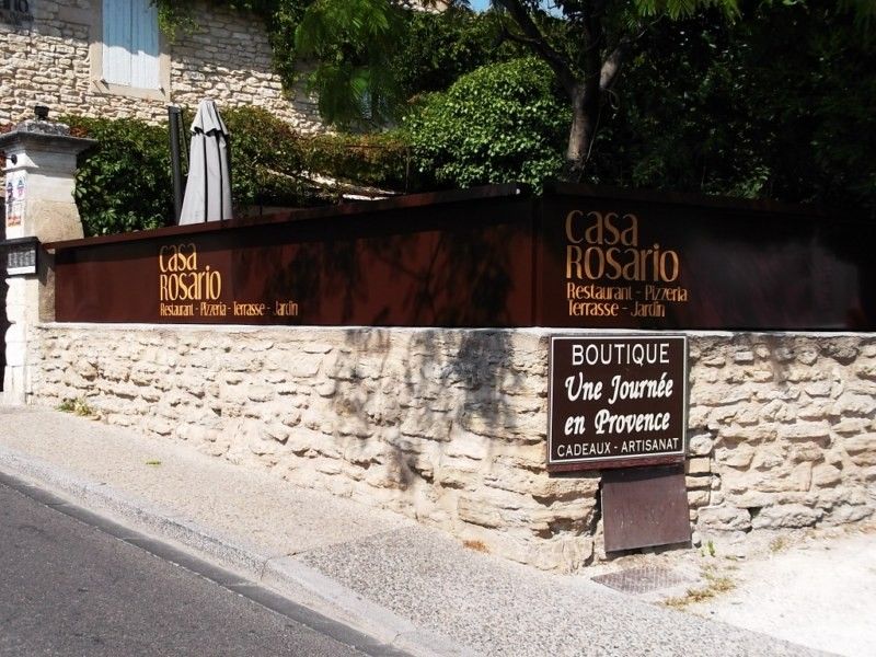 Fabrication d'enseignes lumineuses dans le vaucluse à Gordes pour le restaurant Casa Rosario