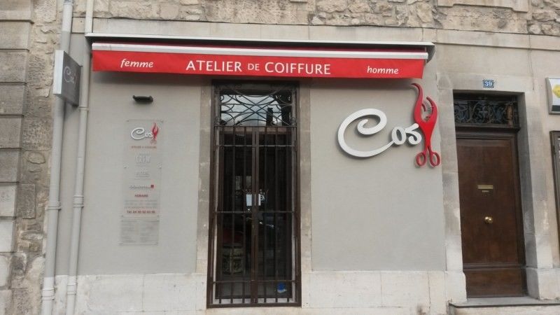 Enseigne lumineuse pour le Salon COSY à Molléges