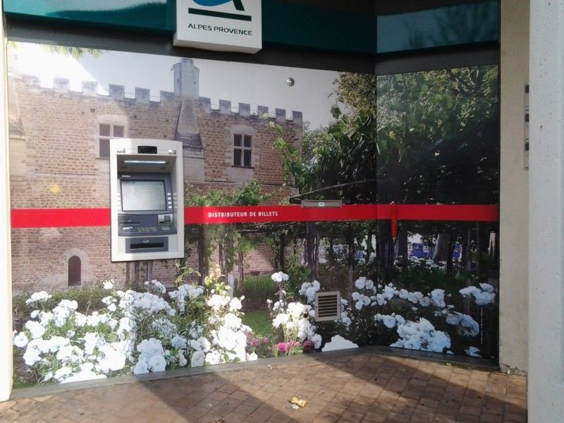 Opération coup de poing pour le Crédit Agricole Provence Alpes