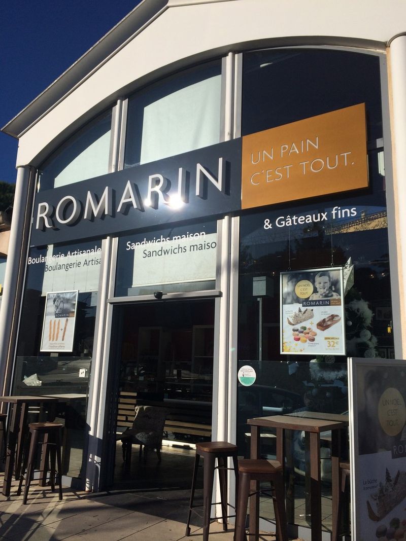 Lettres boitier plexiglas et caisson lumineux