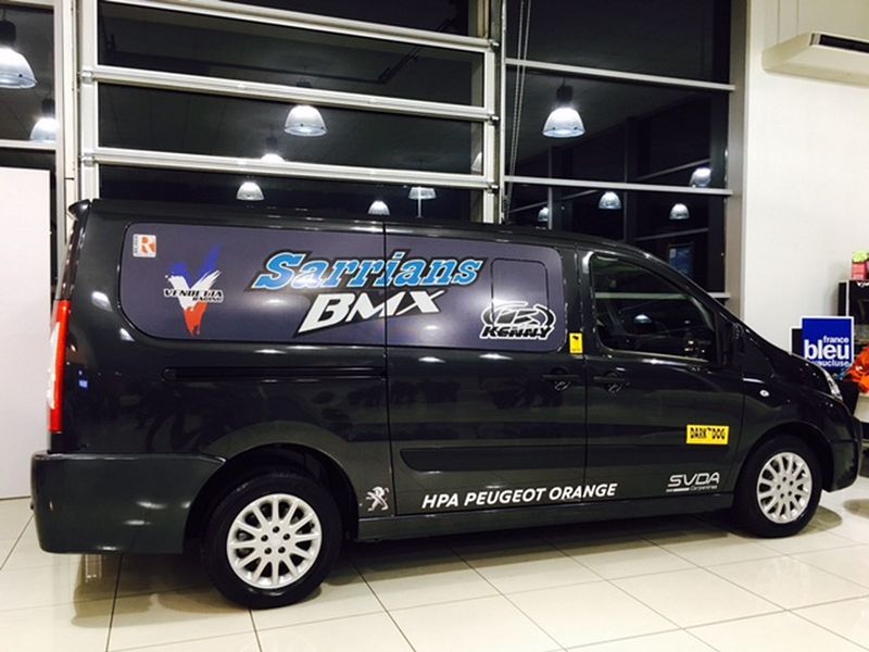 Décor véhicule : Les Enseignes RICHIER partenaires de Sarrians BMX