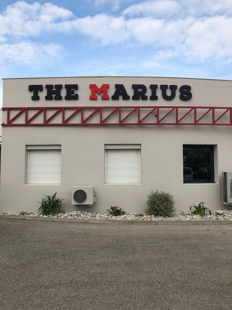 Réalisation des enseignes à Carpentras pour le restaurant The MARIUS