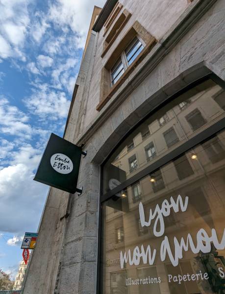 Enseignes drapeau aluminium décor en plexiglas lumineux