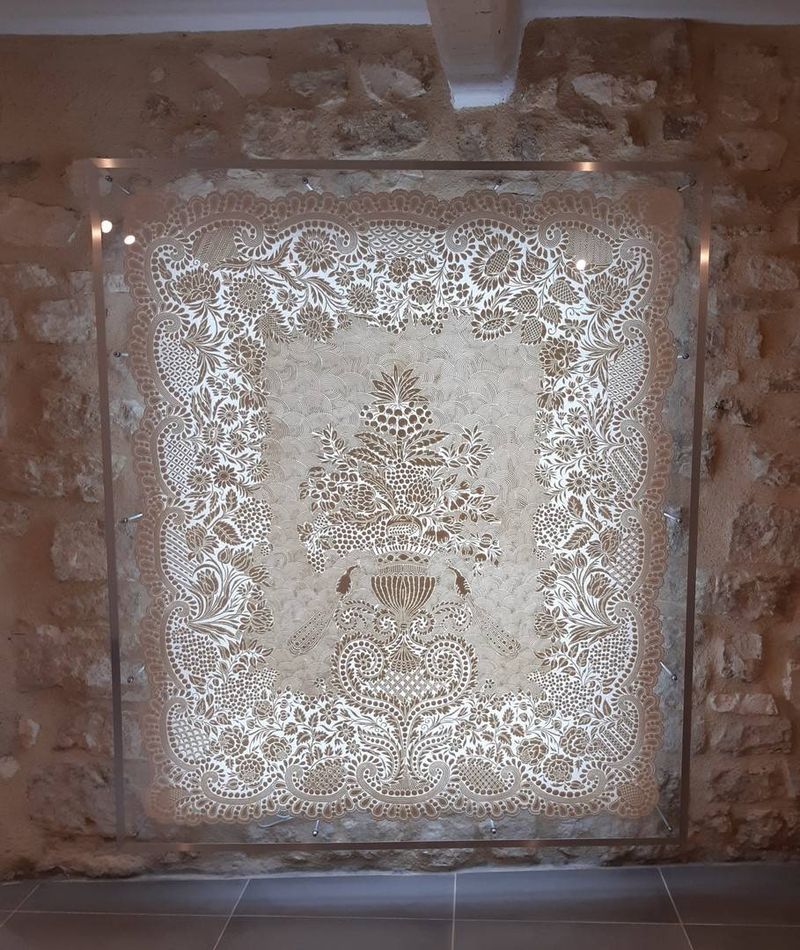 Support lumineux en plexiglas incolore pour boutis