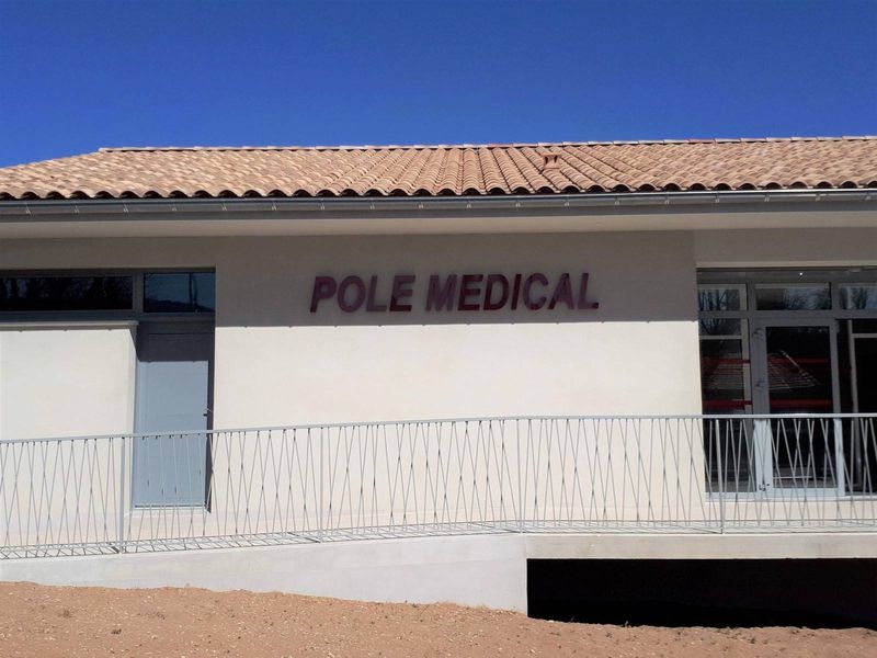 Lettres boitier aluminium pour le pôle médical de Saint Christol