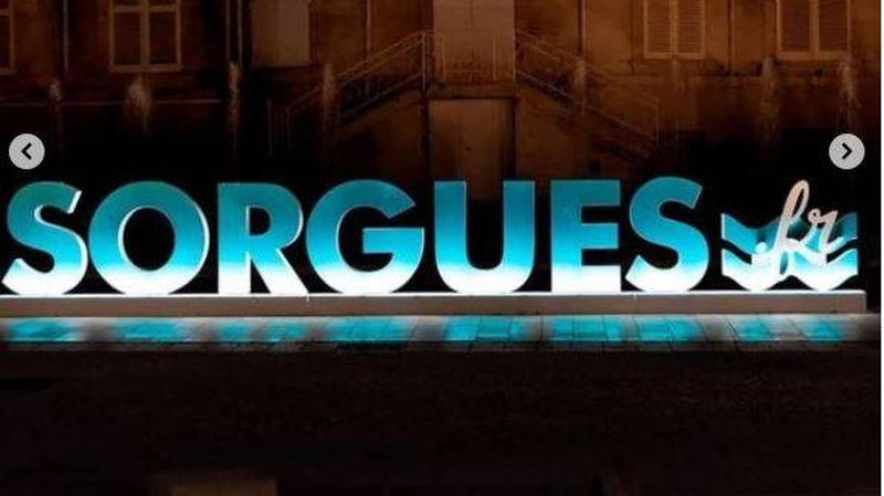 Lettres XXL aluminium avec éclairage tangentiel