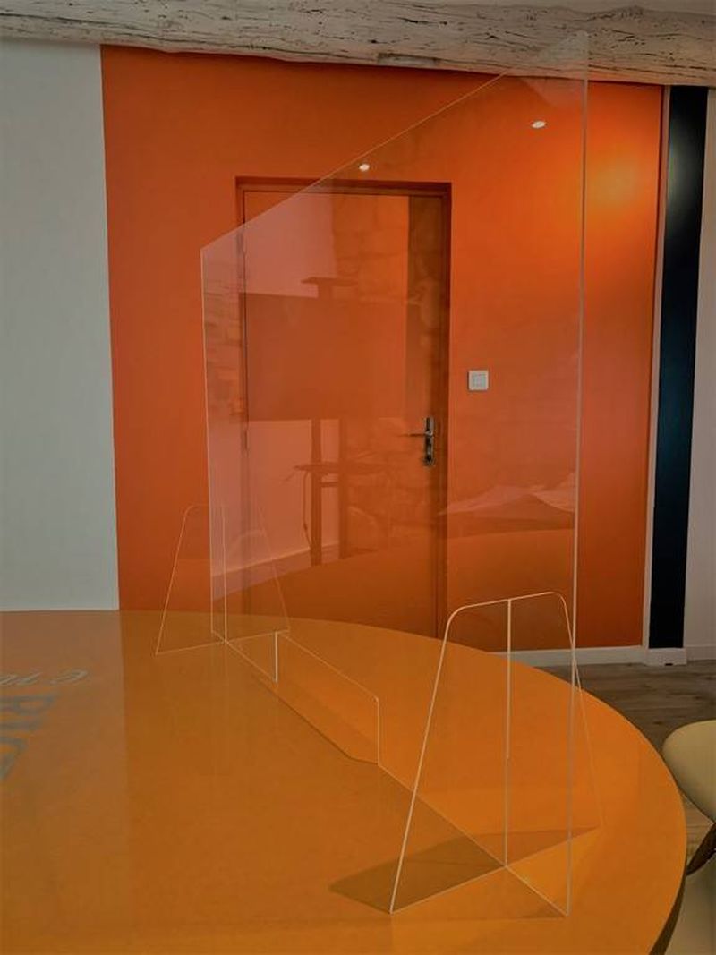 Protection pandémie COVID 19 en plexiglas incolore